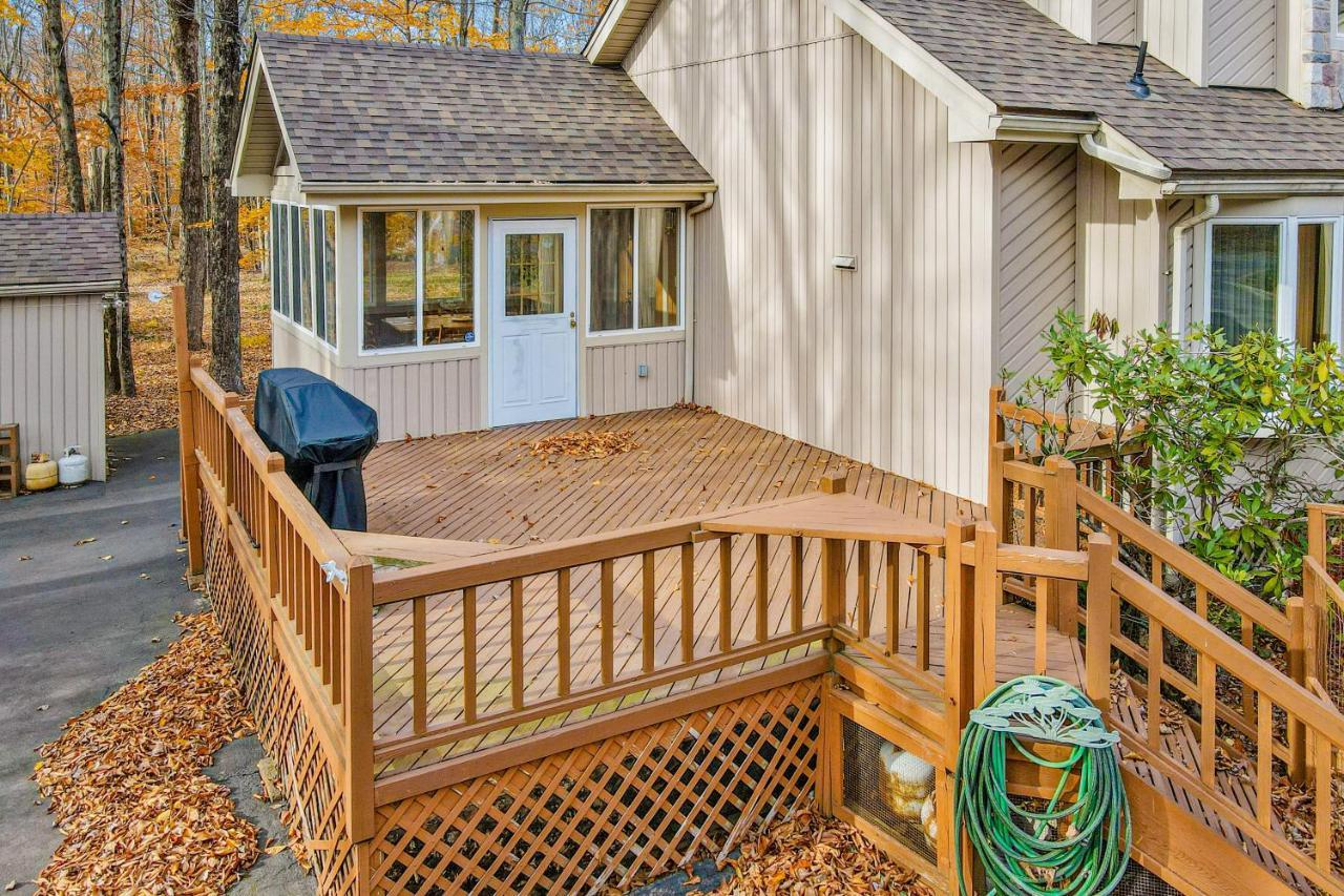 Friendship Lodge Pocono Lake Exterior photo